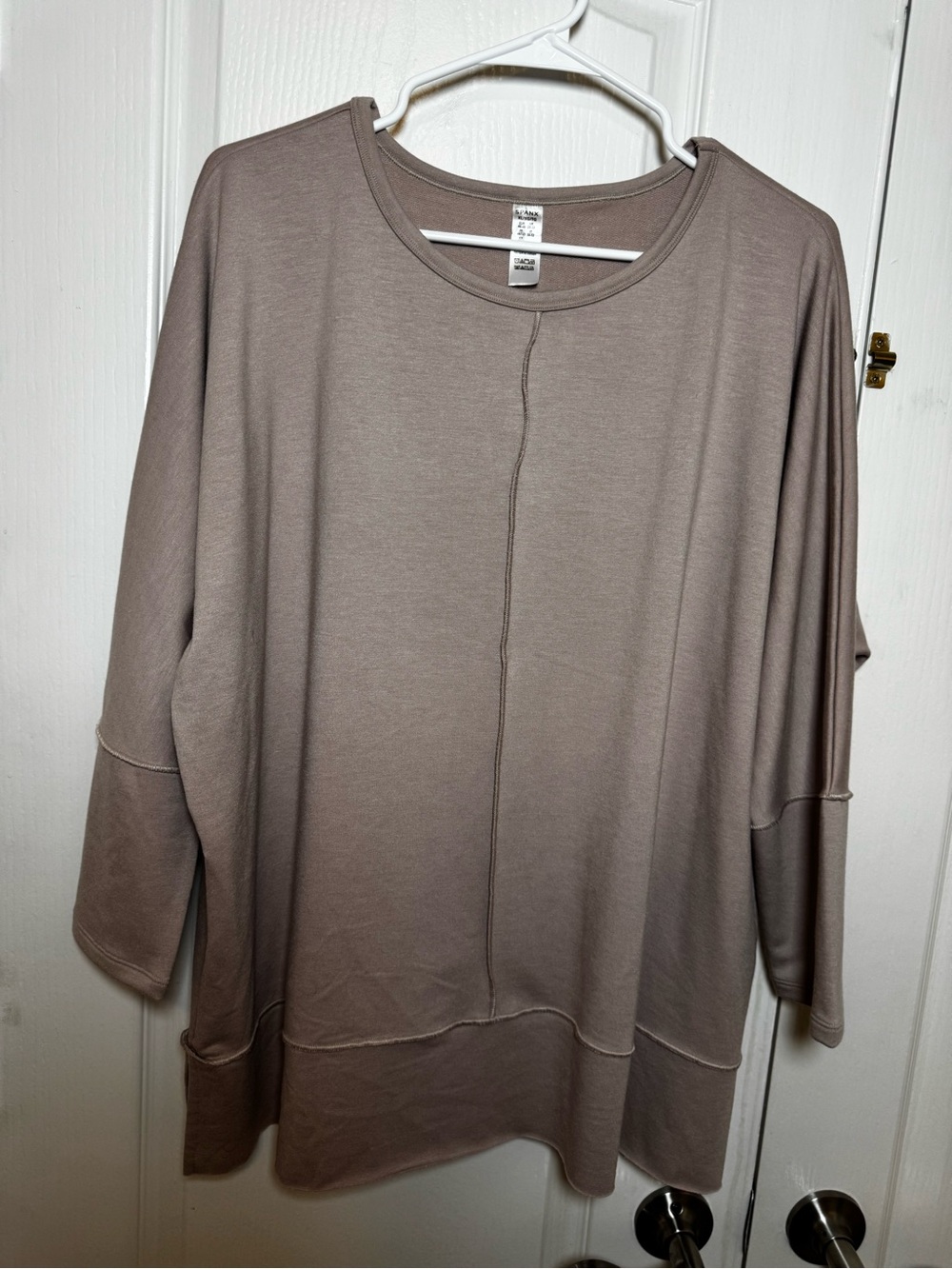 Spanx Perfect Length Top Dolman Sweatshirt Oat Beige XL New - Picture 3 of 7